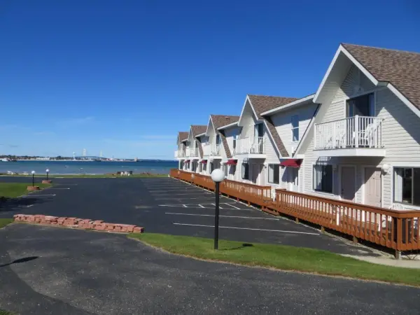 Bridgeview Motel 4